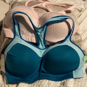 2 sports bras